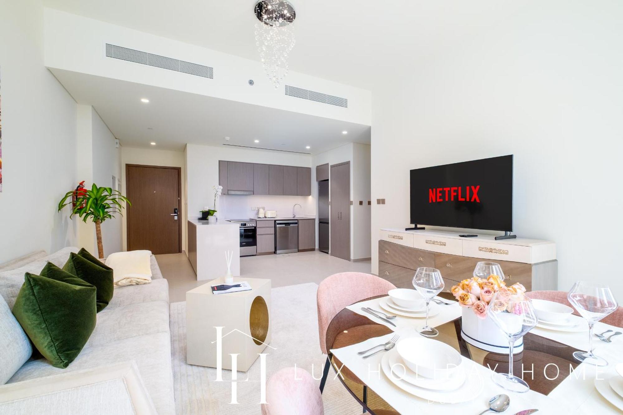 Lux The Grande Signature Skyline 2 Dubai